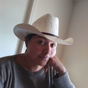 Meet your Posher, Carmen